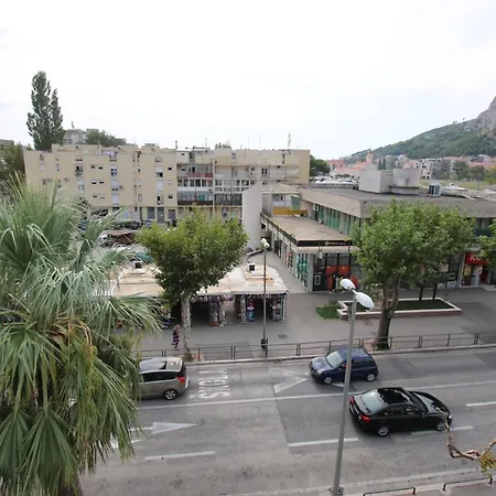 - Michy * Omiš