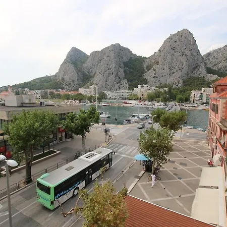 - Michy * Omiš